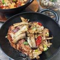 可能是燉小牛膝和豆腐的圖像
