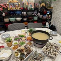 可能是火鍋、起司火鍋、粥和豆腐的圖像