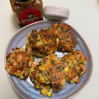 可能是顯示的文字是「 STAUB 」的圖像