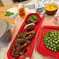 可能是顯示的文字是「 AUD STAURS 군 STAUB 」的圖像
