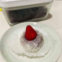 可能是蛋糕和草莓的圖像