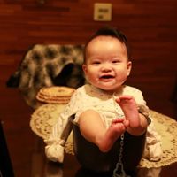 可能是 1 人和嬰兒的圖像