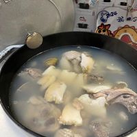 可能是燉小牛膝和粥的圖像