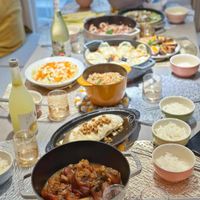 可能是炒飯、火鍋、炒麵和港式點心的圖像
