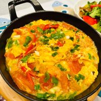 可能是歐姆蛋、西班牙大鍋飯和豆腐的圖像