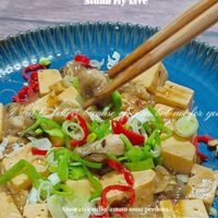 可能是豆腐、炒麵和拉麵的圖像