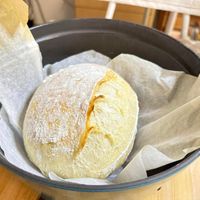 Puede ser una imagen de baguette y torta