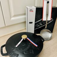 可能是泡茶器、鬆餅機和文字的圖像