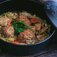 可能是燉小牛膝的圖像