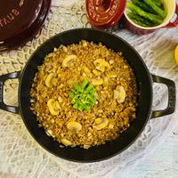 可能是北非小米飯、印度香料飯、西班牙大鍋飯和炒飯的圖像