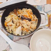 可能是豆腐、西班牙大鍋飯和炒飯的圖像