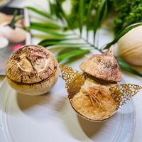 可能是椰子、香菇和馬勃菇的圖像