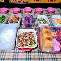 可能是半圓形餡餅和文字的圖像