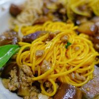 可能是義大利麵、拉麵和炒麵的圖像