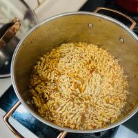 可能是拉麵、字母湯和義大利麵的圖像