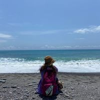 可能是 1 人和海洋的圖像