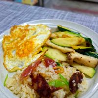 可能是食物和室內的圖像
