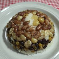 可能是食物和室內的圖像