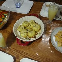 可能是食物和室內的圖像
