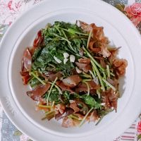 可能是食物和室內的圖像