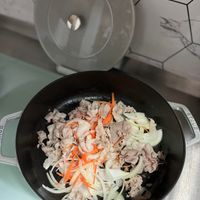 可能是食物和室內的圖像