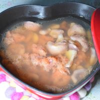 可能是食物和室內的圖像