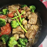 可能是食物和室內的圖像