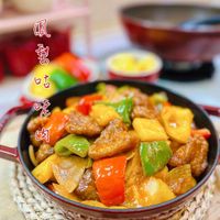 可能是食物、室內和文字的圖像