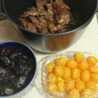 可能是食物和室內的圖像