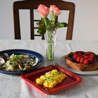 可能是食物和室內的圖像