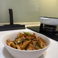 可能是拉麵、義大利麵和炒麵的圖像