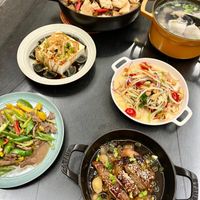 可能是香菇、麵和炒麵的圖像