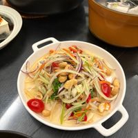 可能是拉麵、火鍋和麵的圖像
