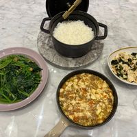 可能是粥、豆腐和印度香料飯的圖像