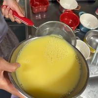 可能是粥、起司火鍋和蛋糕的圖像