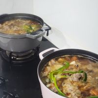 可能是粥和燉小牛膝的圖像