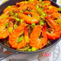 可能是西班牙大鍋飯和文字的圖像