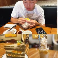 可能是 1 人、戚風蛋糕和文字的圖像