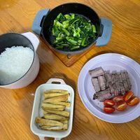 可能是豆腐和肉排的圖像
