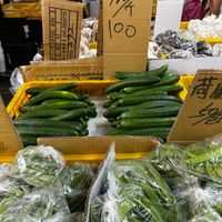 可能是 2 個人和文字的圖像