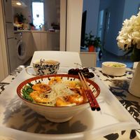 可能是拉麵、麵和豆腐的圖像