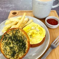 可能是舒芙蕾、肉餡餅和歐姆蛋的圖像