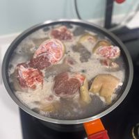 可能是燉小牛膝的圖像