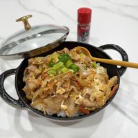 可能是拉麵、麵、炒麵和炒飯的圖像
