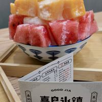 可能是西瓜、義式冰淇淋和文字的圖像