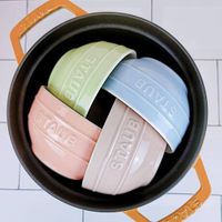 可能是顯示的文字是「 ตกซีน SAATE S STAUB SUAUS STAUB joan'scooking joan's cooking 」的圖像