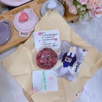 可能是甜點、茶、千日紅和文字的圖像
