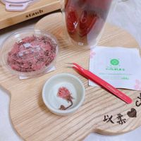 可能是泡茶器、茶和文字的圖像