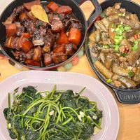 可能是豆腐、燉小牛膝和紫蘇的圖像
