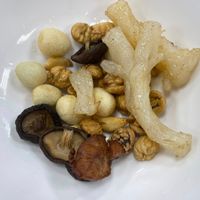 可能是香菇、馬勃菇和蘑菇的圖像